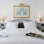 Stunning Renovated 2-bedroom In Golden Mile * Marbella