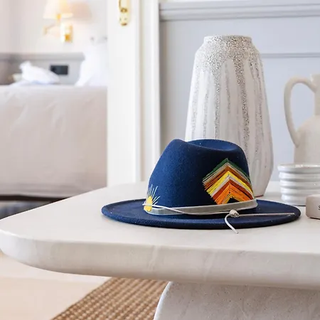 Stunning Renovated 2-bedroom In Golden Mile *