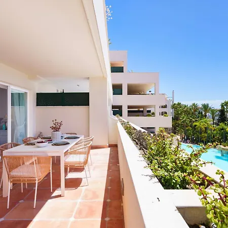 Lägenhet Stunning Renovated 2-bedroom In Golden Mile *