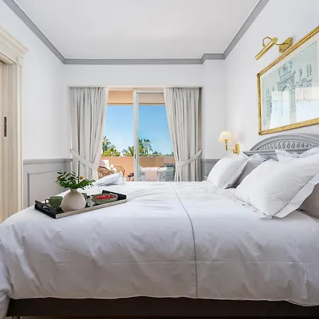 Stunning Renovated 2-bedroom In Golden Mile 马尔韦利亚