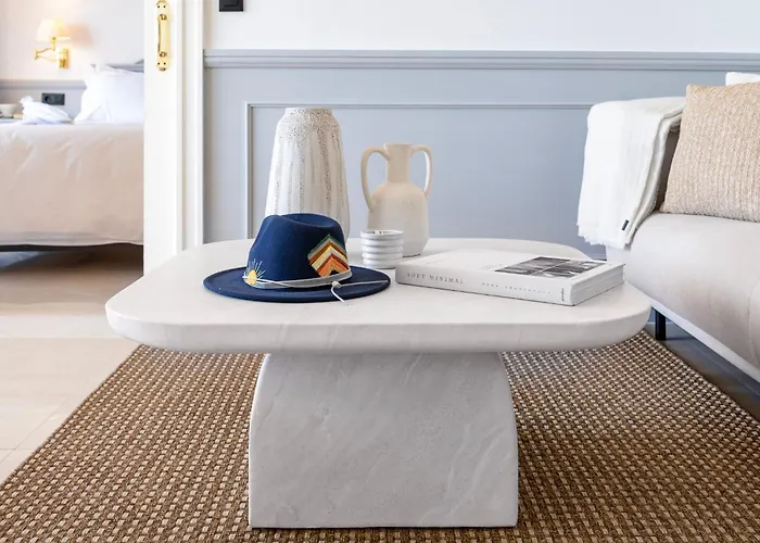 Stunning Renovated 2-bedroom In Golden Mile * ماربيا