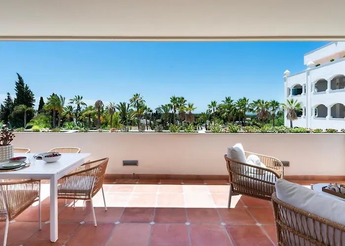 Stunning Renovated 2-bedroom In Golden Mile