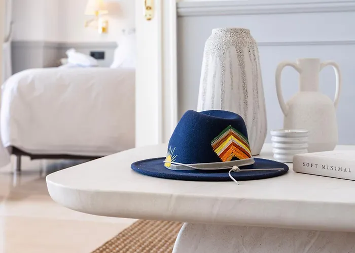 Stunning Renovated 2-bedroom In Golden Mile *