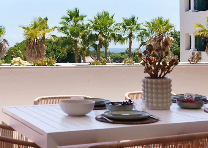 Stunning Renovated 2-bedroom In Golden Mile ماربيا