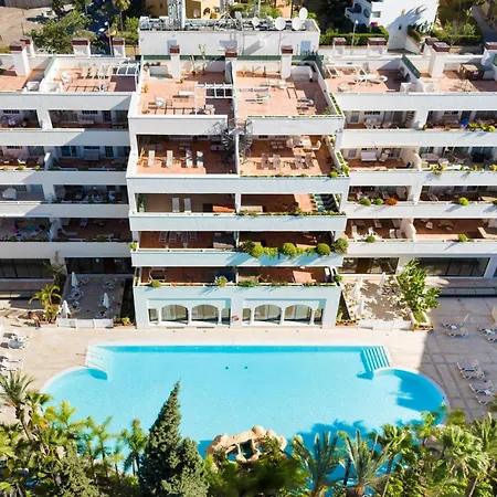 Stunning Renovated 2-bedroom In Golden Mile Marbella